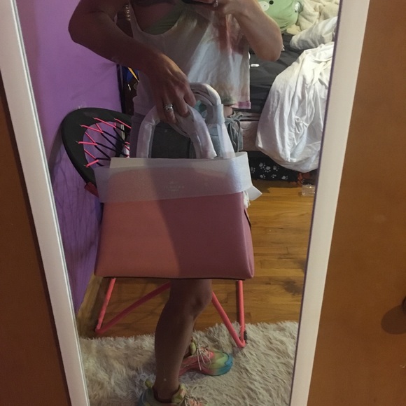 Brand new Lillie carryall and wallet in bubblegum - Picture 12 of 16